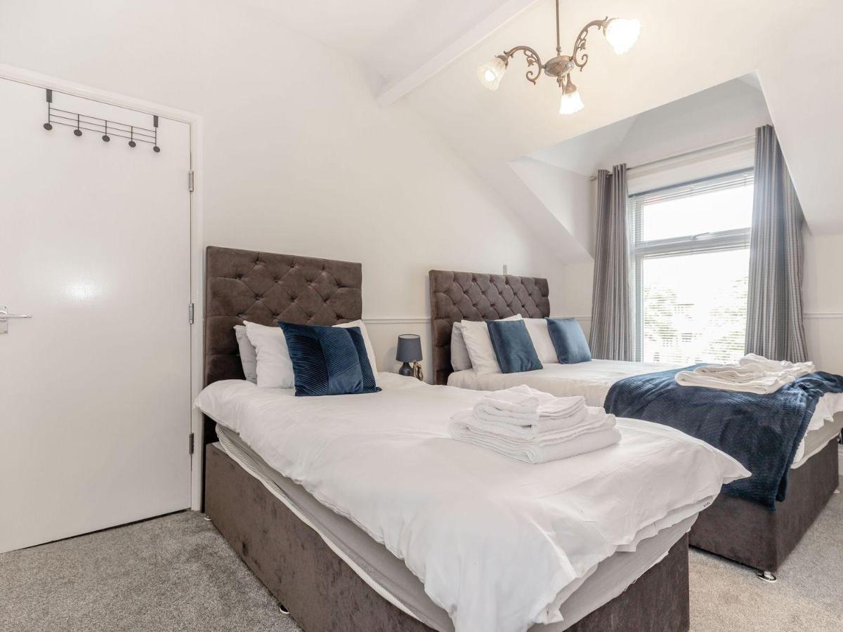Sail Lodge Скарбъро Екстериор снимка